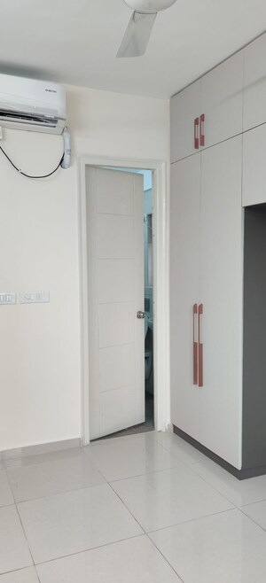 Room in 2 BHK Apartment at INDIS VB City, Bolarum – for Rent