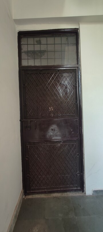 Bathroom in 3 BHK Builder Floor at Ansal API Palam Corporate Plaza, Sector 3 – for Sale