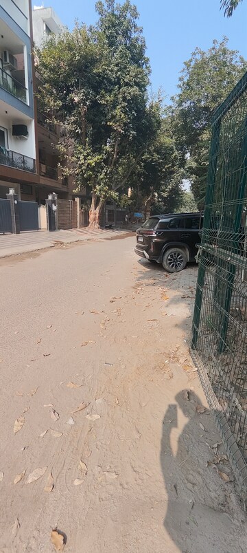 Parking in 3 BHK Builder Floor at Ansal API Palam Corporate Plaza, Sector 3 – for Sale