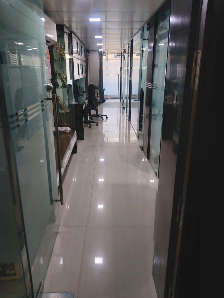 undefined, thakkar-industrial-estate Commercial Office Space 510 Sq.Ft. In Worli Mumbai 9541327