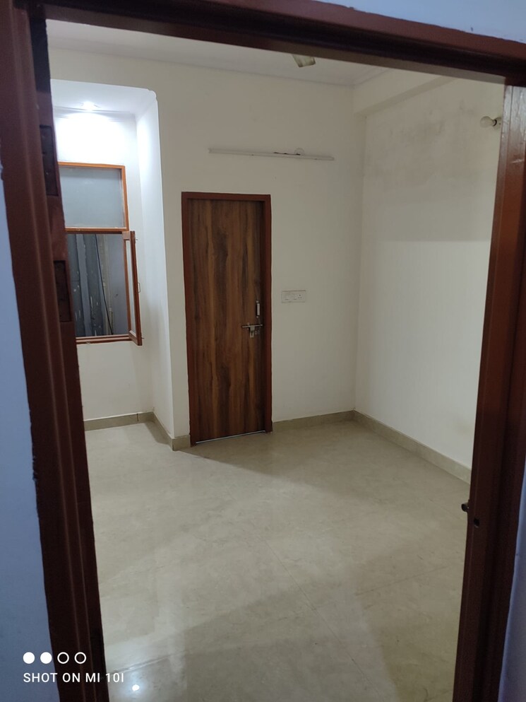Room, risland-sky-mansion 1 Bedroom 600 Sq.Ft. Builder Floor In Chattarpur Delhi 9541341