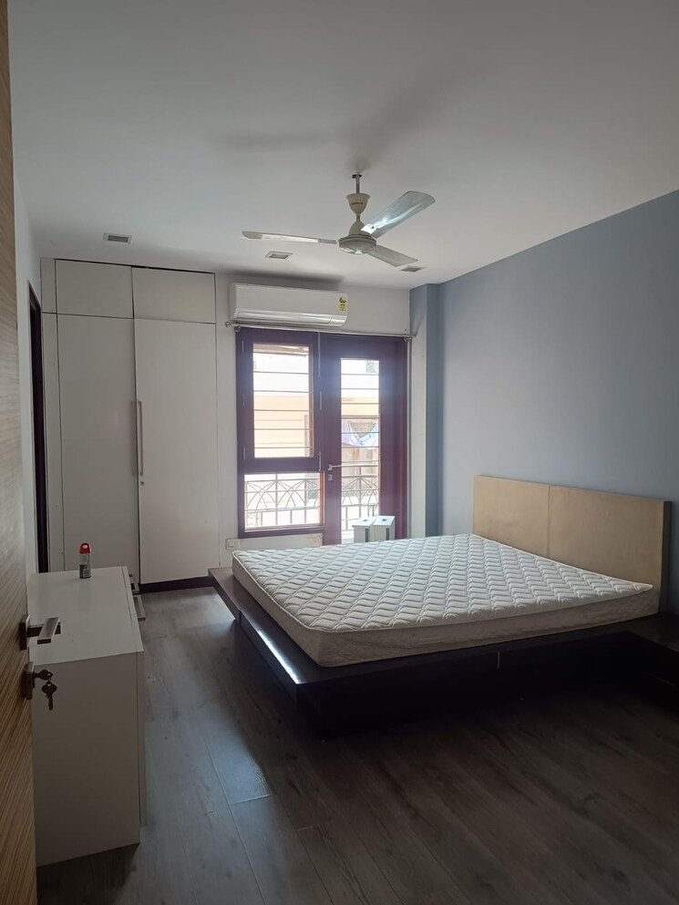 Bedroom, south extension ii 2 Bedroom 200 Sq.Yd. Builder Floor In South Extension ii Delhi 9541349