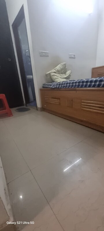 Bedroom in 3 BHK Builder Floor at South Extension ii – for Rent