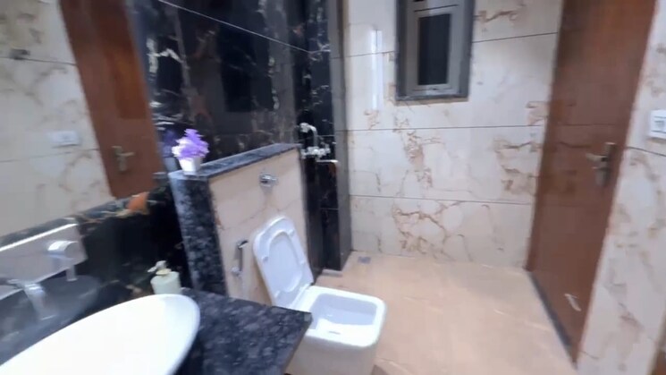 Bathroom, sector 4 wave city 6+ Bedroom 362 Sq.Yd. Villa In Sector 4 Wave City Ghaziabad 9541411