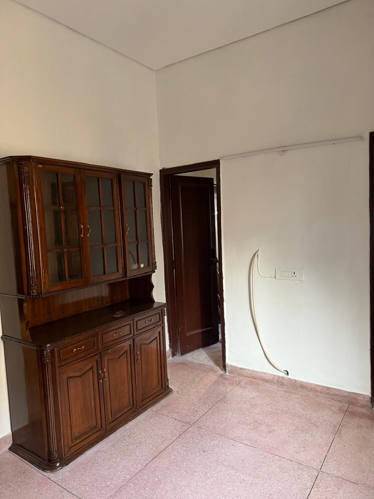 Room, anand niketan 3 Bedroom 2200 Sq.Ft. Builder Floor In Anand Niketan Delhi 9541413