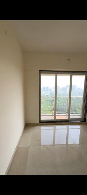Room in 4 BHK Apartment at Mahavir Square, Manpada – for Rent