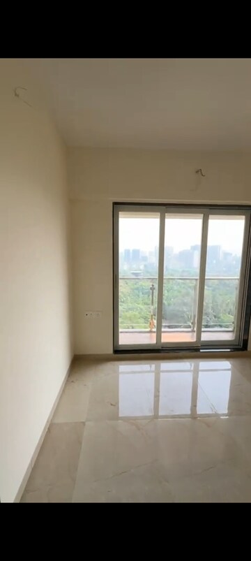 Room in 4 BHK Apartment at Mahavir Square, Manpada – for Rent