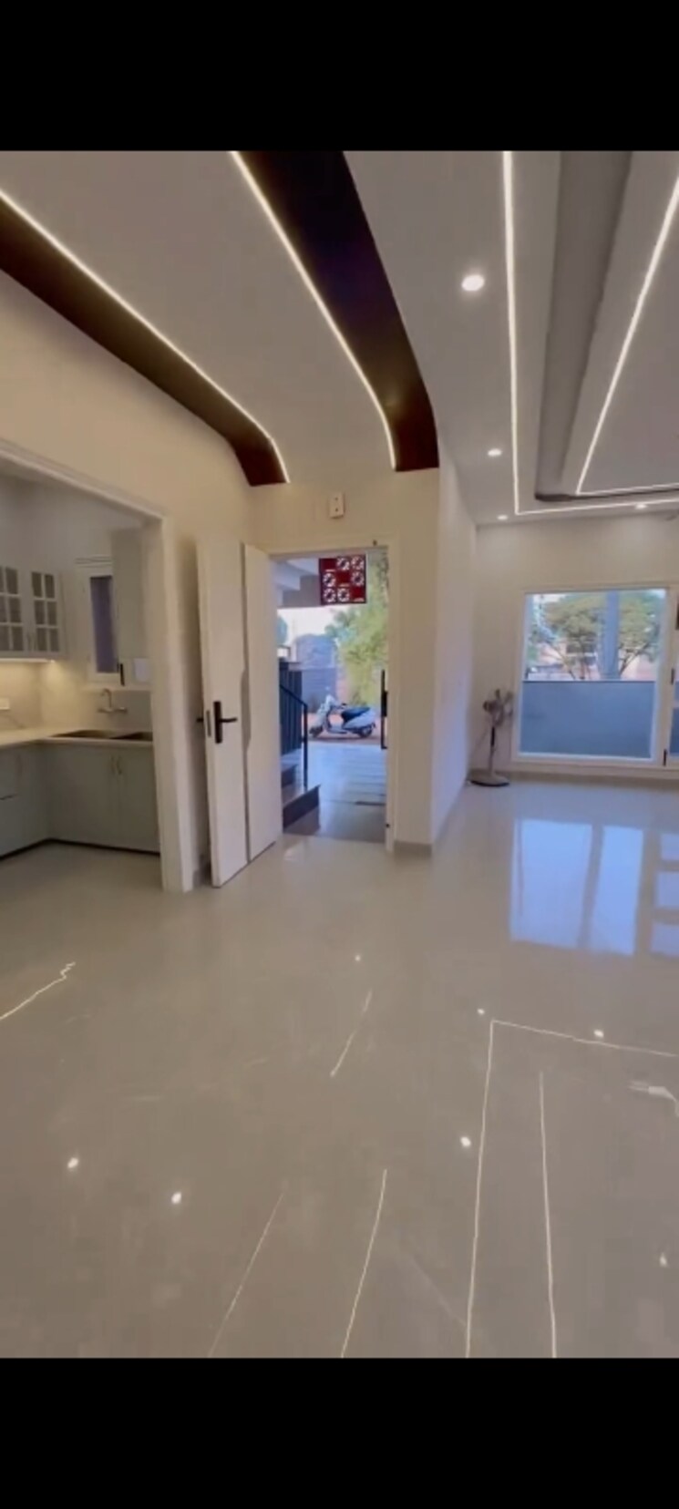 Room, sunny enclave 4 Bedroom 138 Sq.Yd. Independent House In Sunny Enclave Mohali 9541456