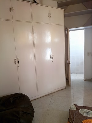 Room in 3 BHK Apartment at Dhoot Time Residency, Sector 63 – for Rent