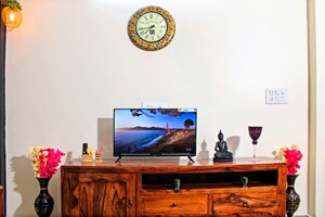 Furnished Amenities in 5 BHK Builder Floor at Green Fields Colony – for Sale