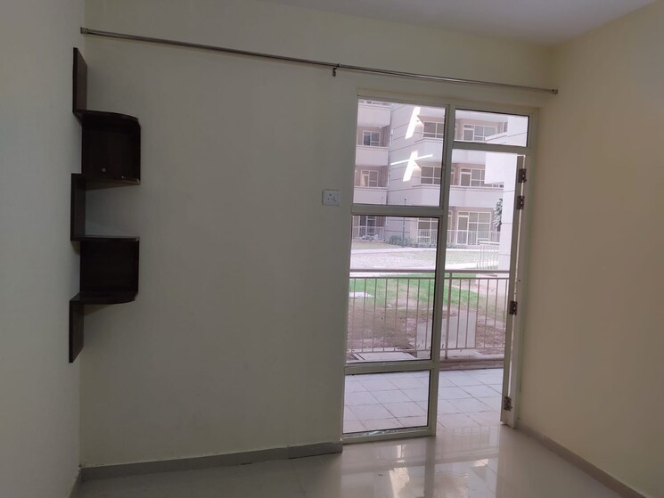 Room, sector 92 3 Bedroom 928 Sq.Ft. Apartment In Sector 92 Gurgaon 9541585