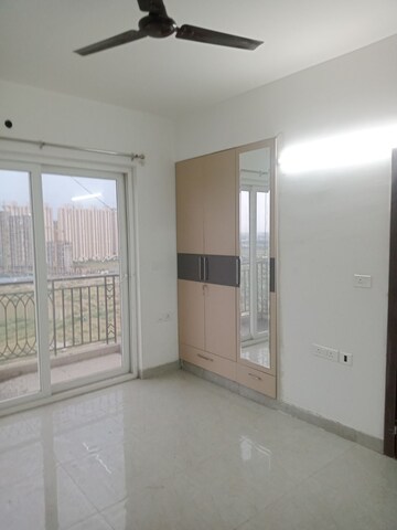 Room in 3.5 BHK Apartment at ATS Homekraft Pious Hideaways, Sector 150 – for Sale