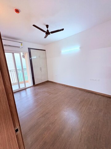 Room in 3.5 BHK Apartment at ATS Homekraft Pious Hideaways, Sector 150 – for Sale