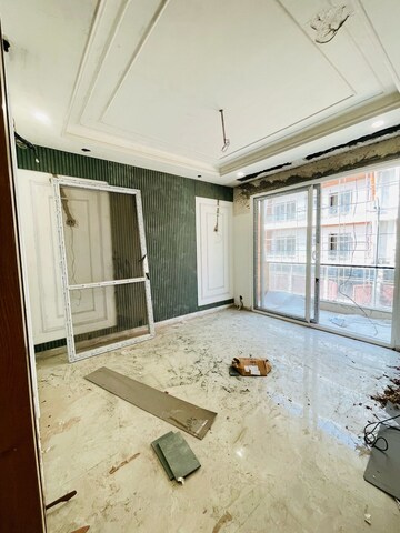 Room in 4 BHK Builder Floor at Sector 63a – for Sale