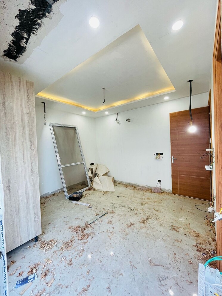 Room, sector 63a 4 Bedroom 230 Sq.Yd. Builder Floor In Sector 63a Gurgaon 9541683