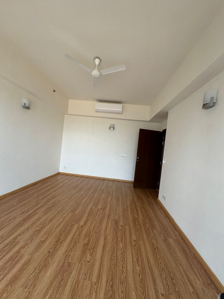 Room, emaar-marbella 5 Bedroom 8120 Sq.Ft. Villa In Sector 66 Gurgaon 9541671