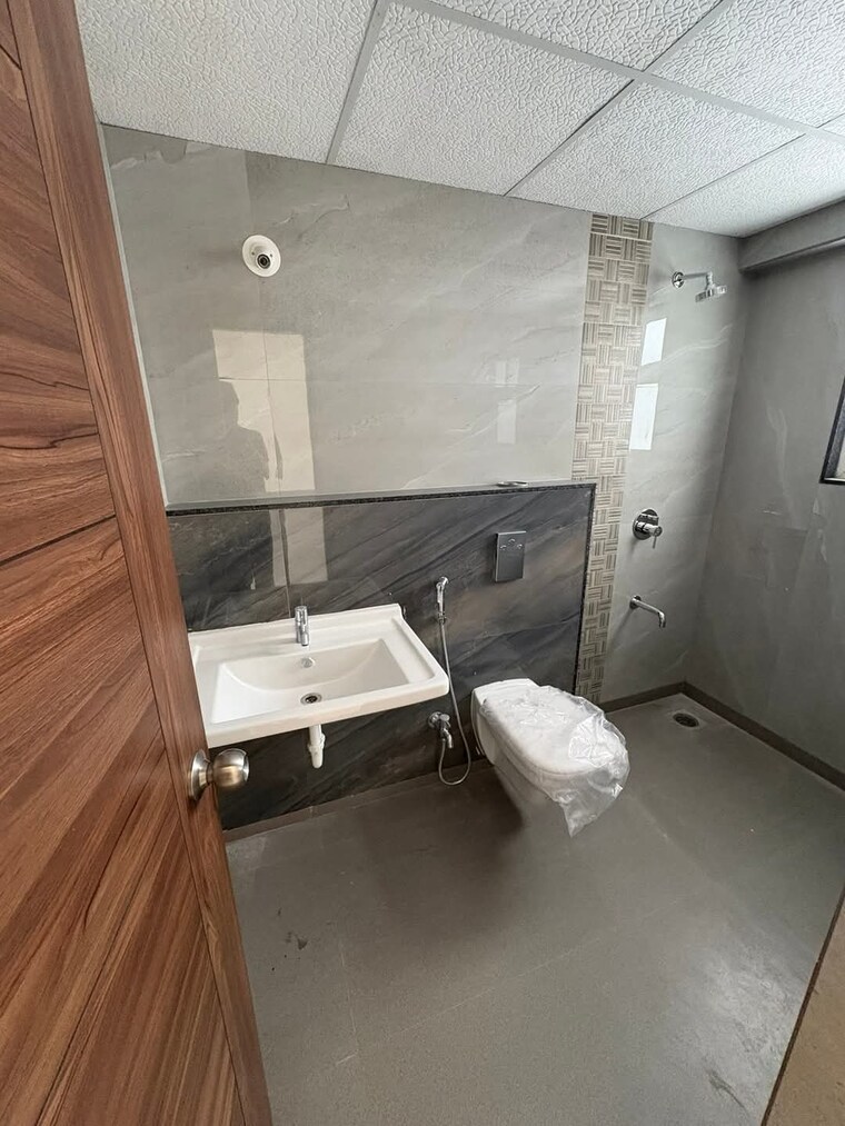 Bathroom, new-sai-niketan 2 Bedroom 815 Sq.Ft. Apartment In Mazgaon Mumbai 9541749
