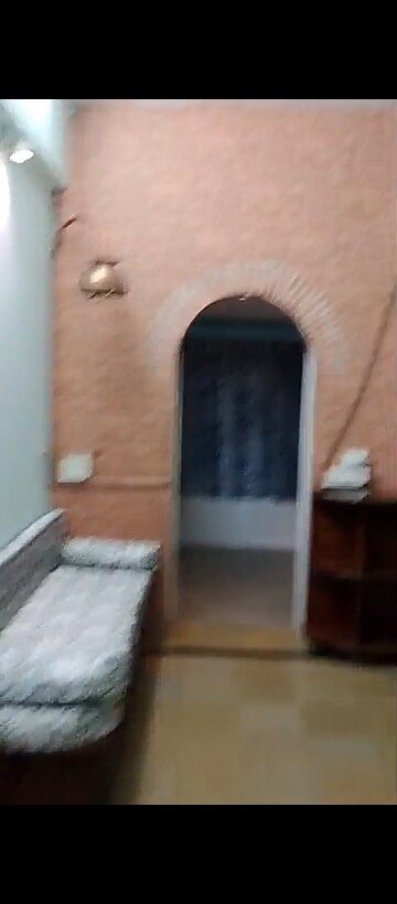 Furnished Amenities in 1.5 BHK Apartment at Mahim West – for Rent