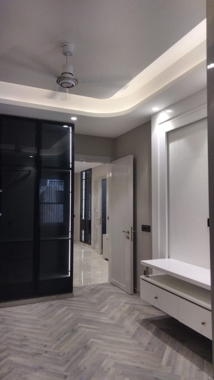 undefined, arun vihar 3 Bedroom 1680 Sq.Ft. Builder Floor In Arun Vihar Noida 9541911