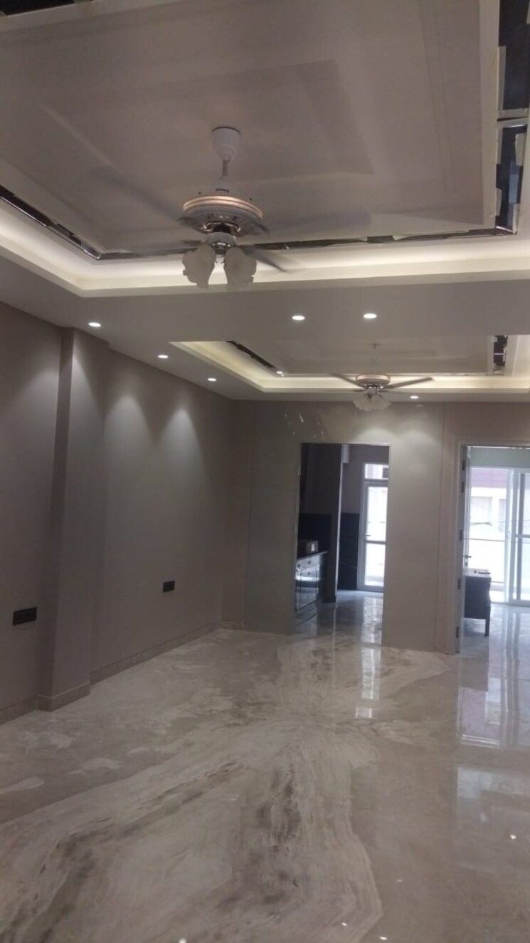 Room, arun vihar 3 Bedroom 1680 Sq.Ft. Builder Floor In Arun Vihar Noida 9541911