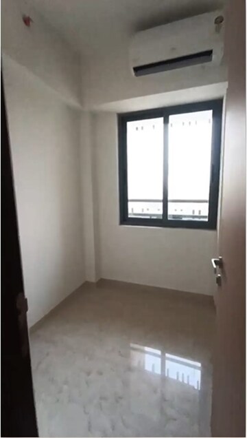 Bedroom in 2.5 BHK Apartment at New Cuffe Parade, Wadala – for Rent