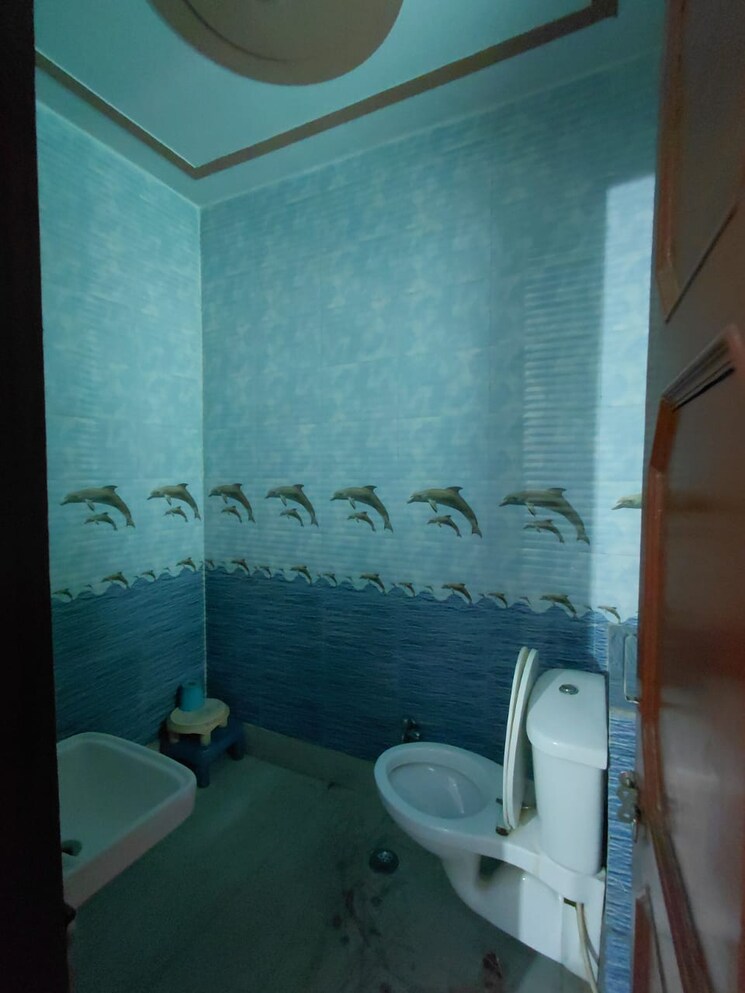Bathroom, sector 52 3 Bedroom 200 Sq.Yd. Builder Floor In Sector 52 Gurgaon 9542004
