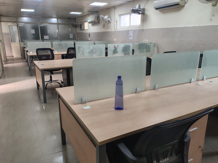 Team Area, sector 16 Commercial Office Space in IT/SEZ 1800 Sq.Ft. In Sector 16 Noida 9542021