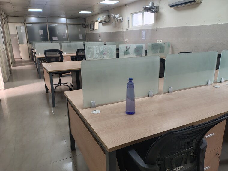 Team Area, sector 16 Commercial Office Space in IT/SEZ 1800 Sq.Ft. In Sector 16 Noida 9542021