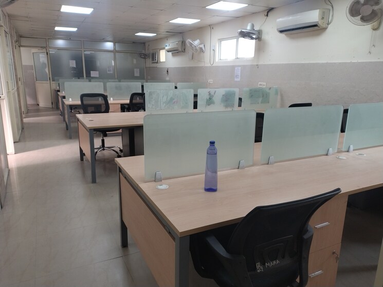 Team Area, sector 16 Commercial Office Space in IT/SEZ 1800 Sq.Ft. In Sector 16 Noida 9542021