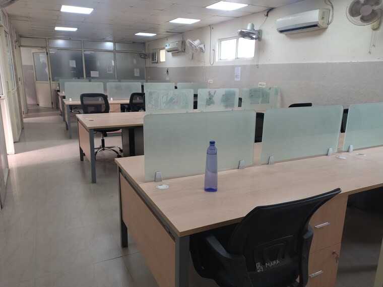 Team Area, sector 16 Commercial Office Space in IT/SEZ 1800 Sq.Ft. In Sector 16 Noida 9542021