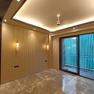 Room in 2.5 BHK Builder Floor at Dlf Phase I – for Sale