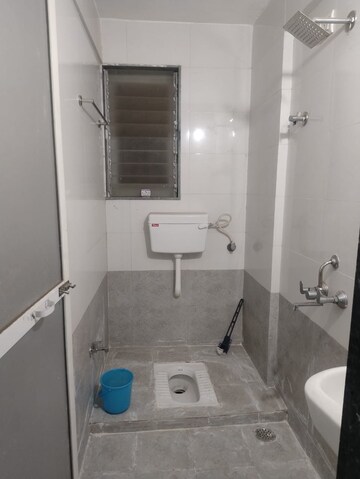 Bathroom in 1 BHK Builder Floor at DLF Royale Residences, Dlf Phase I – for Sale