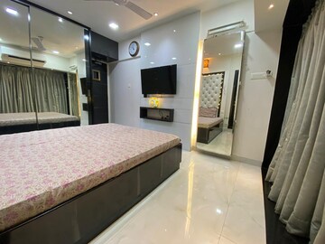 Room in 4 BHK Apartment at Makhdoom Sea Palace, Mahim – for Sale