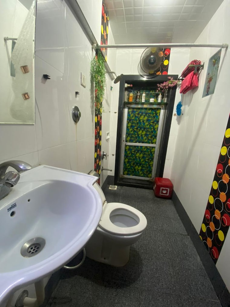 Bathroom, makhdoom-sea-palace 4 Bedroom 1650 Sq.Ft. Apartment In Mahim Mumbai 9542013