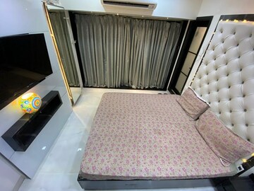 Bedroom in 4 BHK Apartment at Makhdoom Sea Palace, Mahim – for Sale