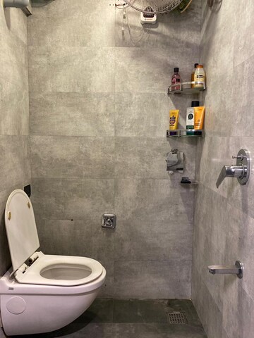 Bathroom in 4 BHK Apartment at Makhdoom Sea Palace, Mahim – for Sale