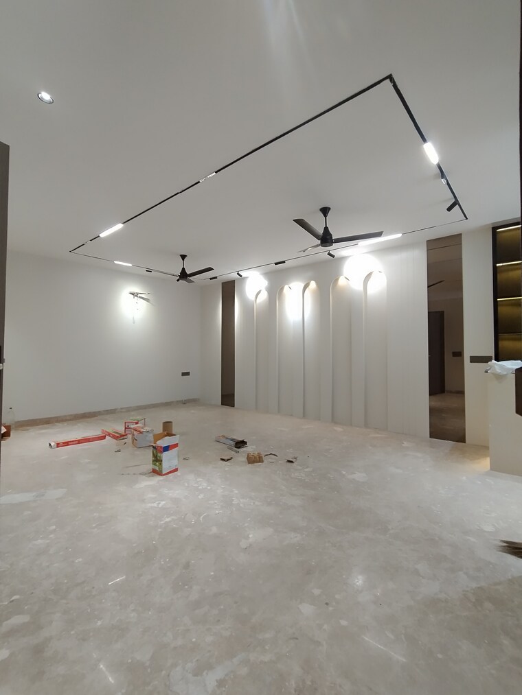 Room, sector 52 3 Bedroom 1850 Sq.Ft. Builder Floor In Sector 52 Gurgaon 9542101