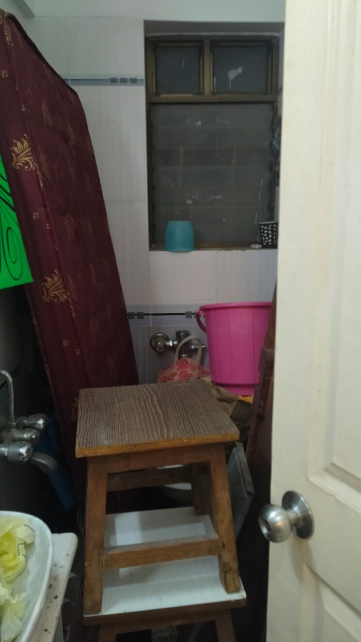 Bathroom, sindhi-society 1 Bedroom 600 Sq.Ft. Apartment In Chembur Mumbai 9542115