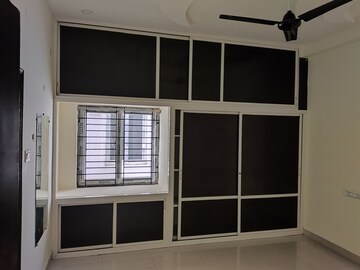 Room in 2 BHK Apartment at Manikonda – for Rent