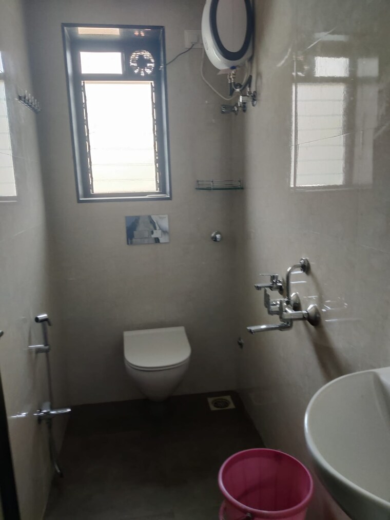 Bathroom, chembur 1 Bedroom 585 Sq.Ft. Apartment In Chembur Mumbai 9542057