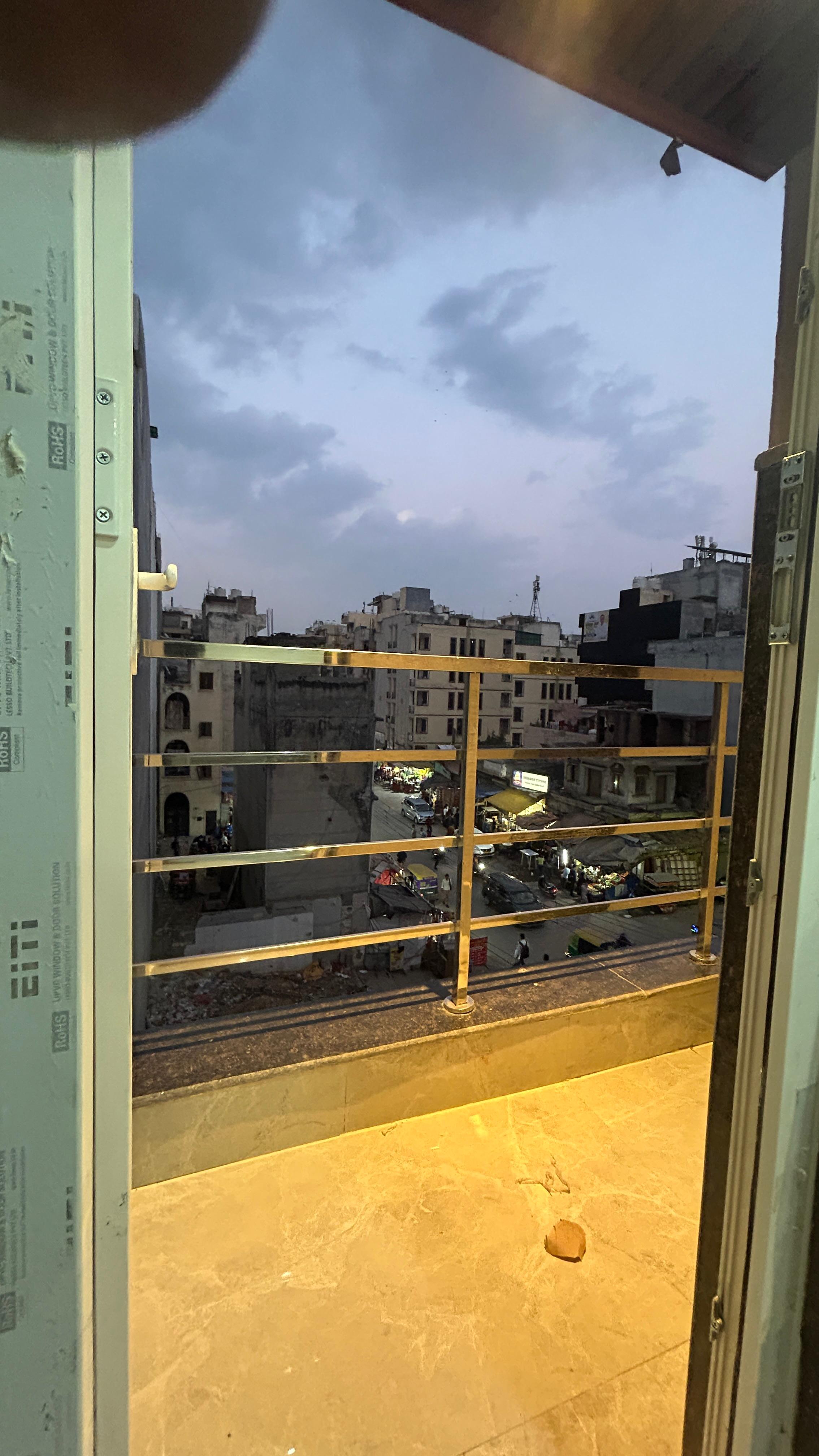 1 RkBuilder Floor For Rent in DLF City Phase III