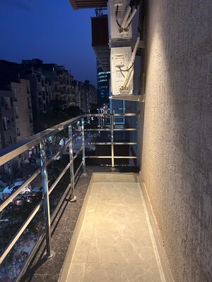 Balcony in 1 RK Builder Floor at DLF City Phase III, Sector 24 – for Rent
