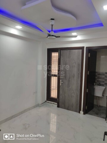 Room in 4 BHK Builder Floor at Vasundhara Sector 1 – for Sale