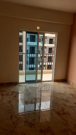 Room in 2 BHK Apartment at SKA Metro Ville, Eta Ii Greater Noida – for Sale