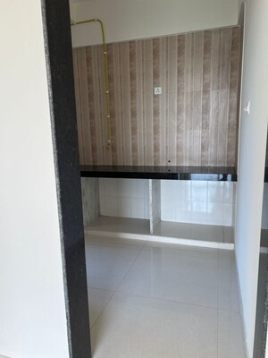 Furnished Amenities in 2 BHK Apartment at Sheth Zuri, Laxmi Nagar – for Rent