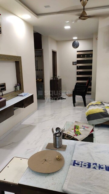 Room in 2 BHK Apartment at Hem Darshn Apartment, Mulund West – for Sale