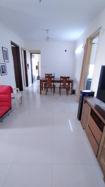 2.5 BHK Apartment For Sale in Rustomjee Elanza