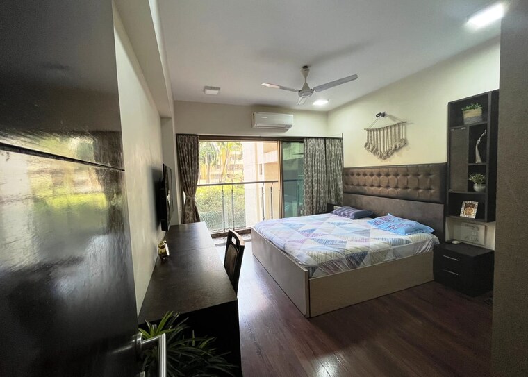 Master Bedroom, k-raheja-vistas 2 Bedroom 750 Sq.Ft. Apartment In Powai Mumbai 9542353