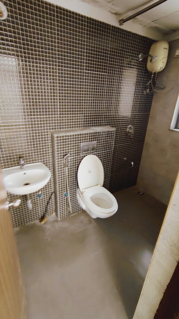 Bathroom, lodha-palava-city-lakeshore-greens 1 Bedroom 720 Sq.Ft. Apartment In Dombivli East Thane 9542452