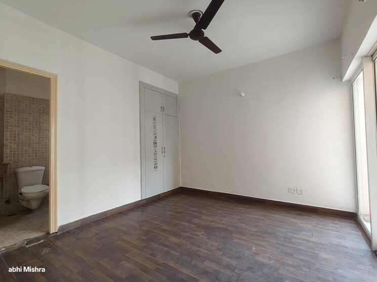 Room, paras-tierea 2 Bedroom 825 Sq.Ft. Apartment In Sector 137 Noida 9542455